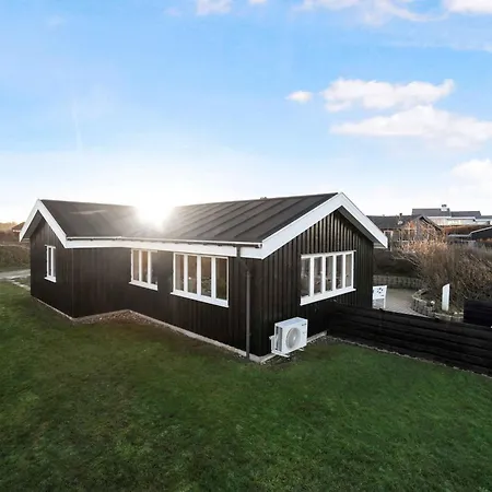 Holiday home With A Unique Sea View, Close Too Waterpark, Hjorring